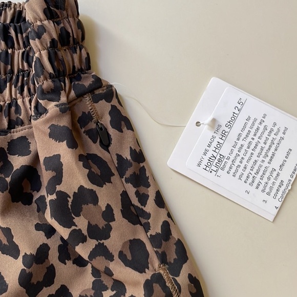 Lululemon Leopard Print Hotty Hot Shorts 2.5" - Picture 5 of 6